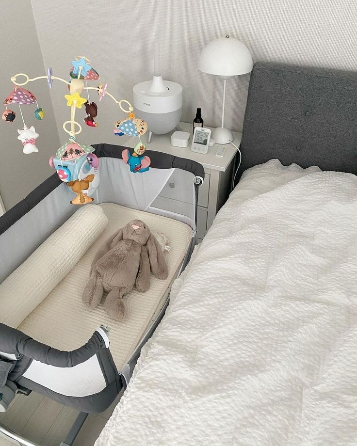 Bassinet vs Crib: Which Should You Choose for Your Baby?