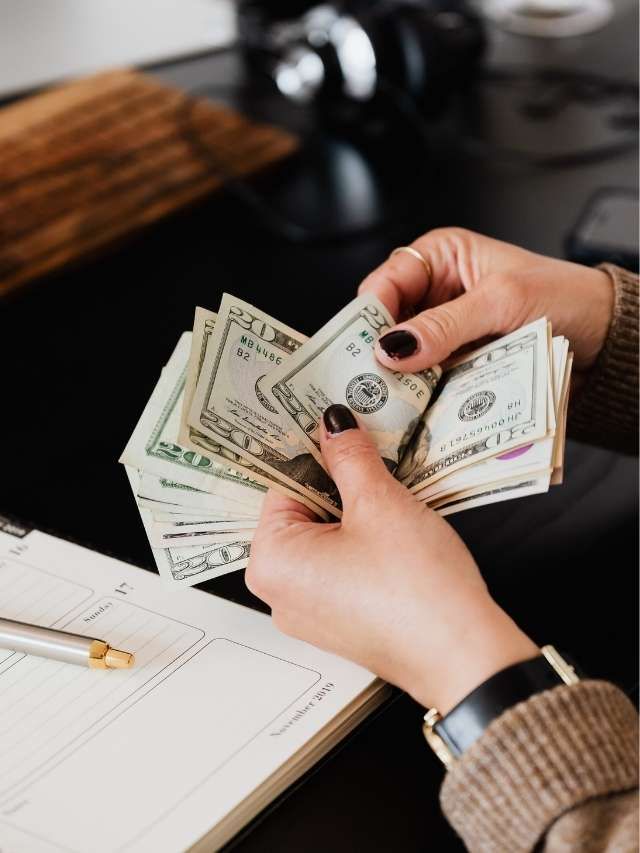 Financial preparation for welcoming a newborn with confidence.
