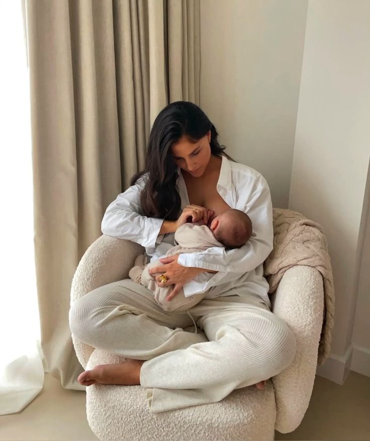 Newborn breastfeeding guide