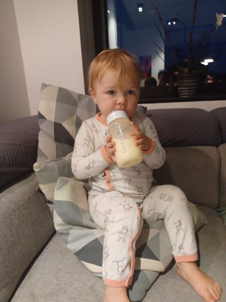 How to formula feed a baby