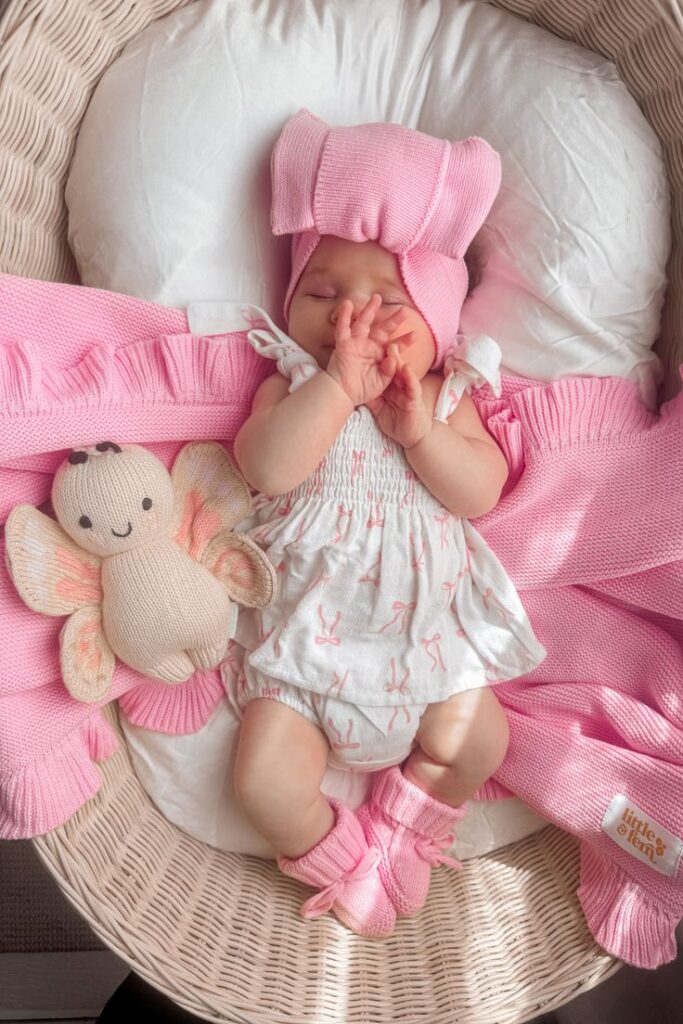  Newborn Milestones: What to Expect in the First Month
