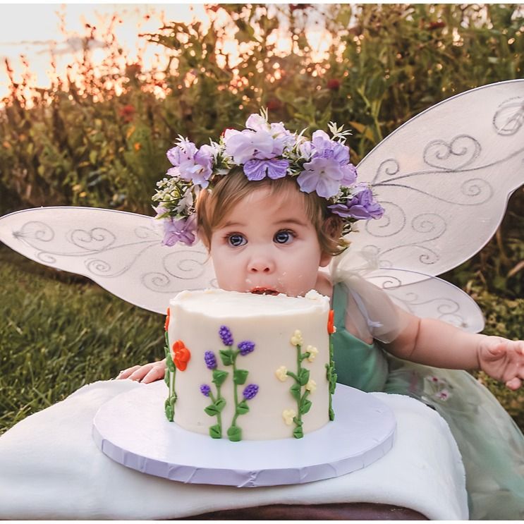 outdoor first birthday photoshoot