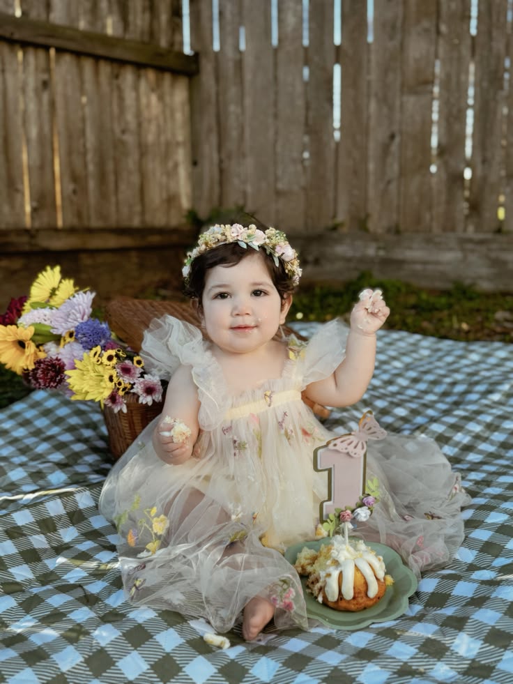 Outdoor Cake Smash Ideas
