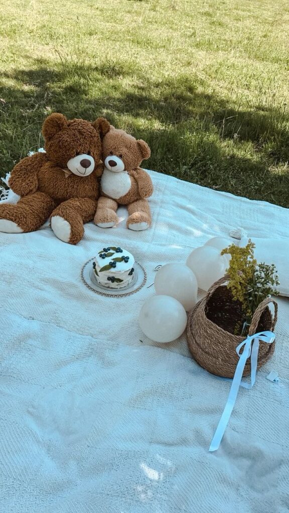 Outdoor Cake Smash Ideas
