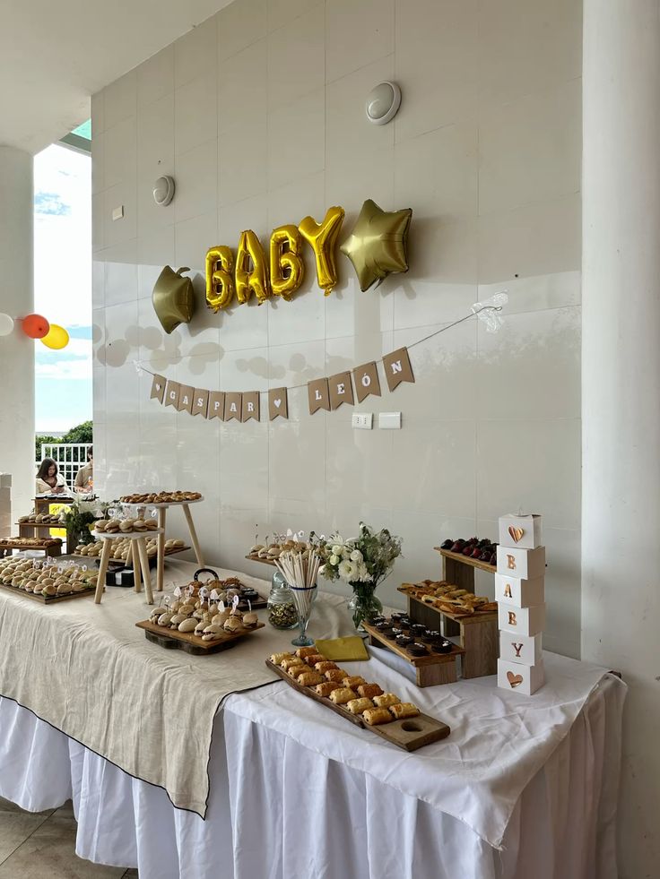 baby reveal decorations