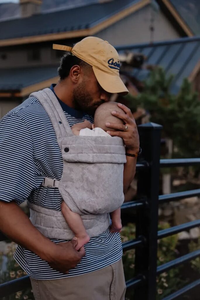 Baby Wrap vs Structured Carrier: Pros and Cons