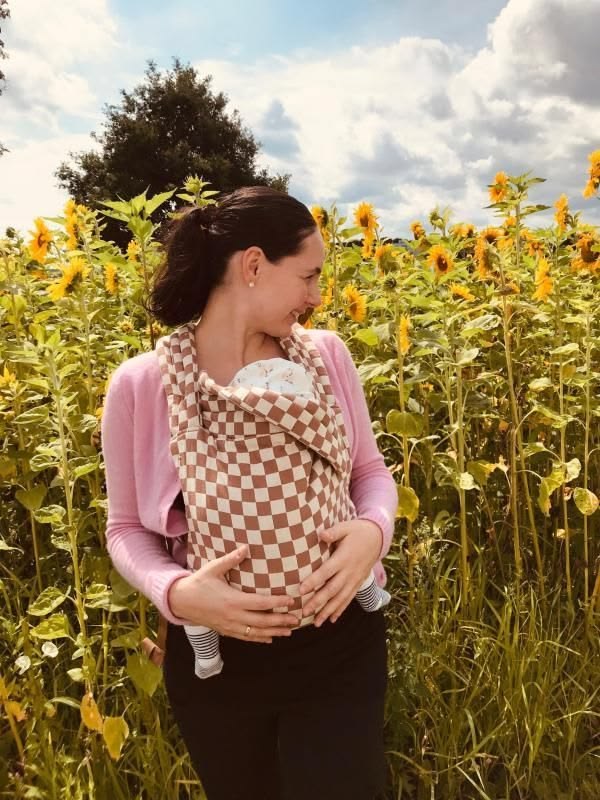 Baby Wrap vs Structured Carrier: Pros and Cons