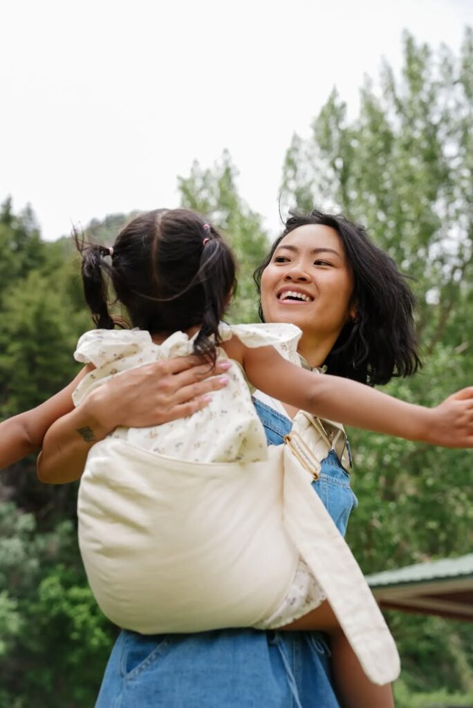 Baby Wrap vs Structured Carrier: Pros and Cons