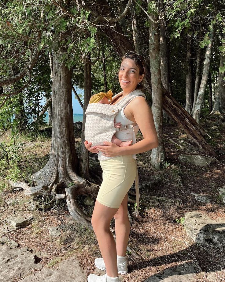 Baby Wrap vs Structured Carrier: Pros and Cons